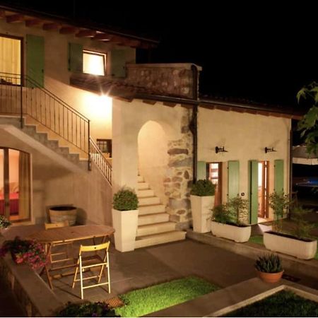 La Casa Del Nonno Aparthotel Monzambano Eksteriør bilde