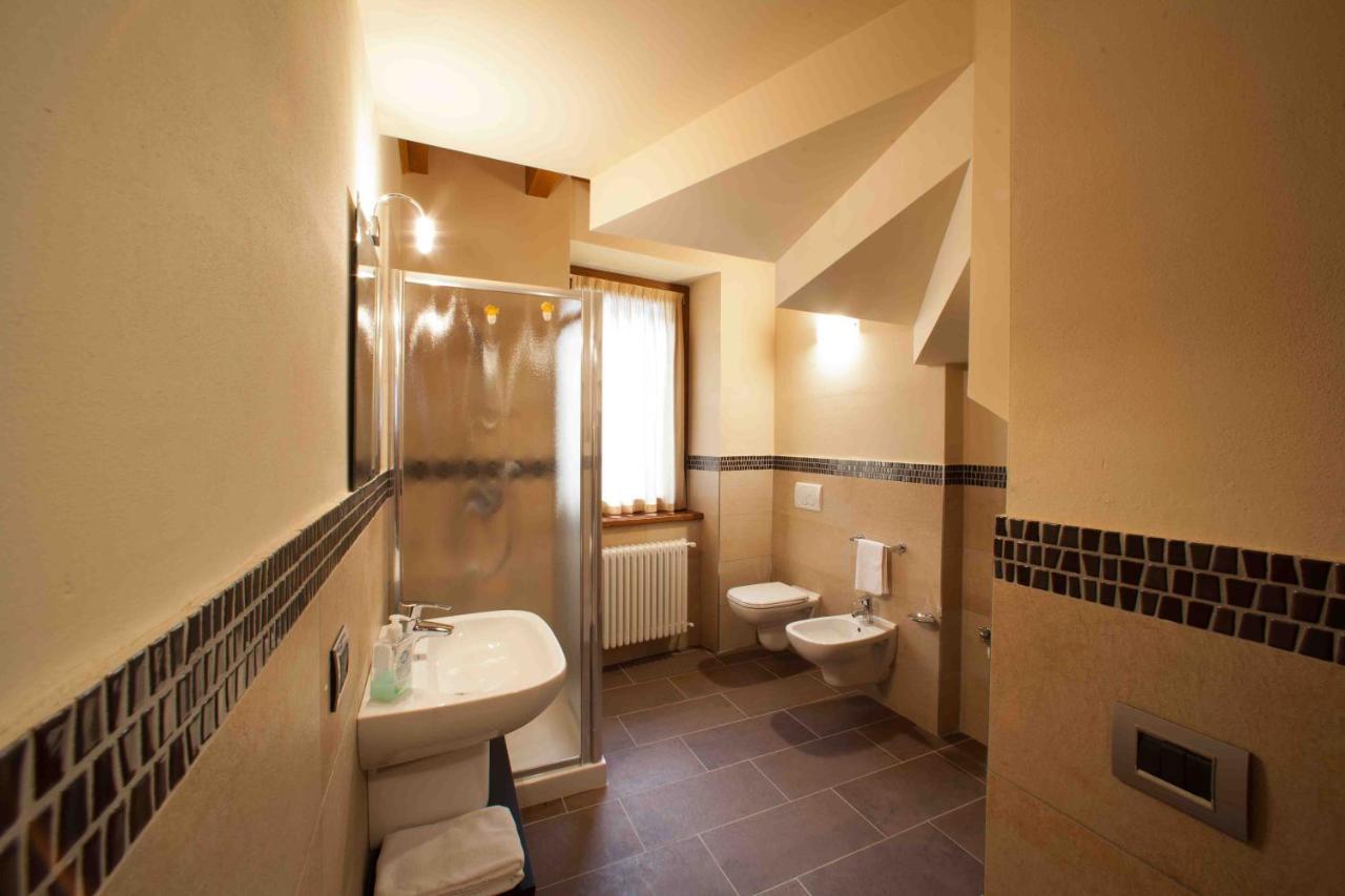 La Casa Del Nonno Aparthotel Monzambano Eksteriør bilde