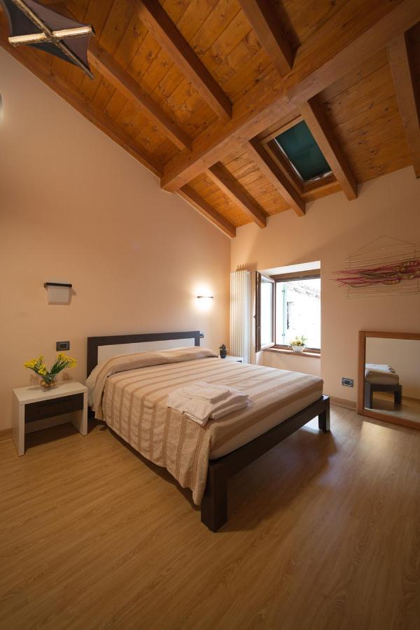 La Casa Del Nonno Aparthotel Monzambano Eksteriør bilde