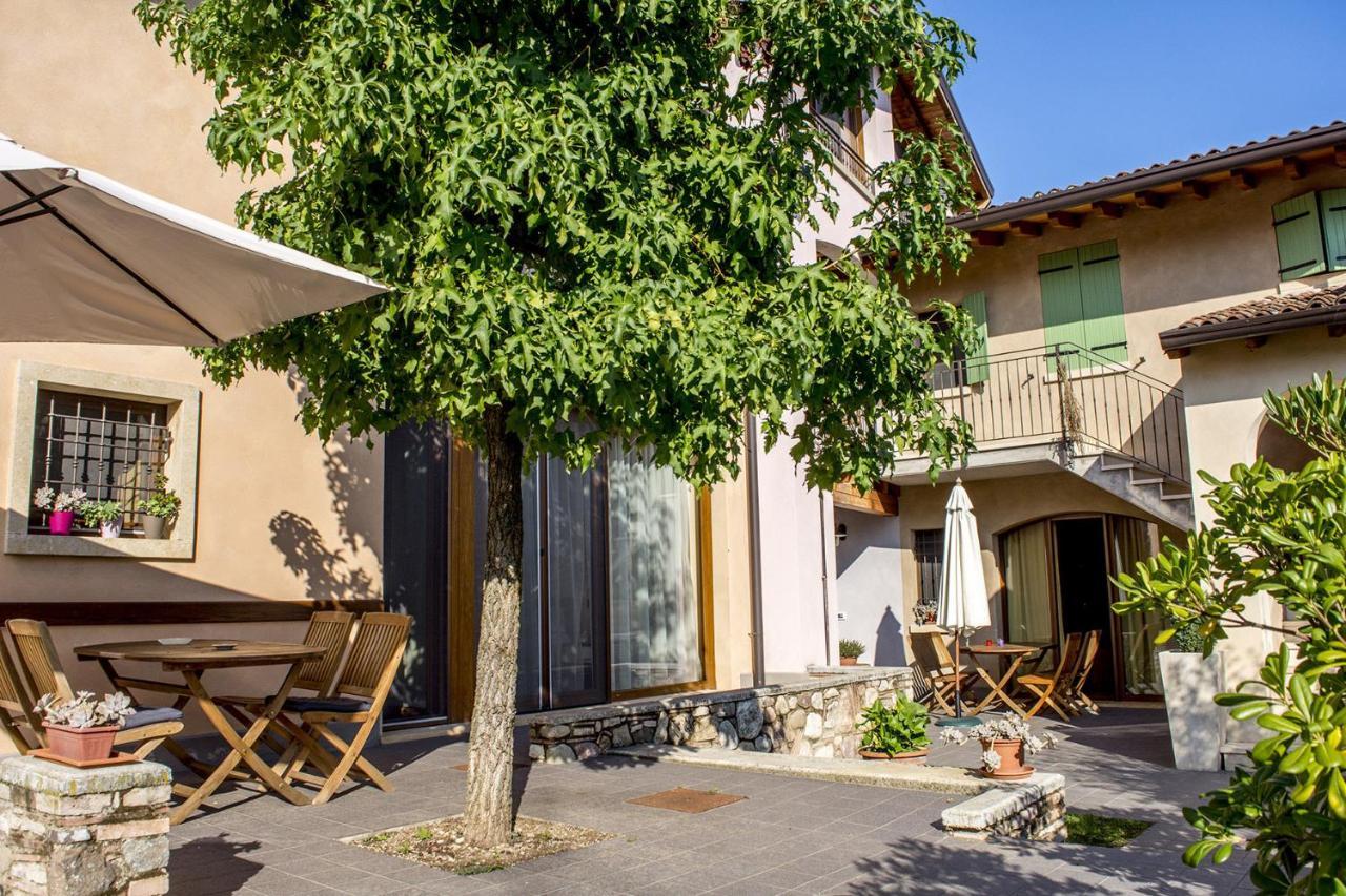 La Casa Del Nonno Aparthotel Monzambano Eksteriør bilde
