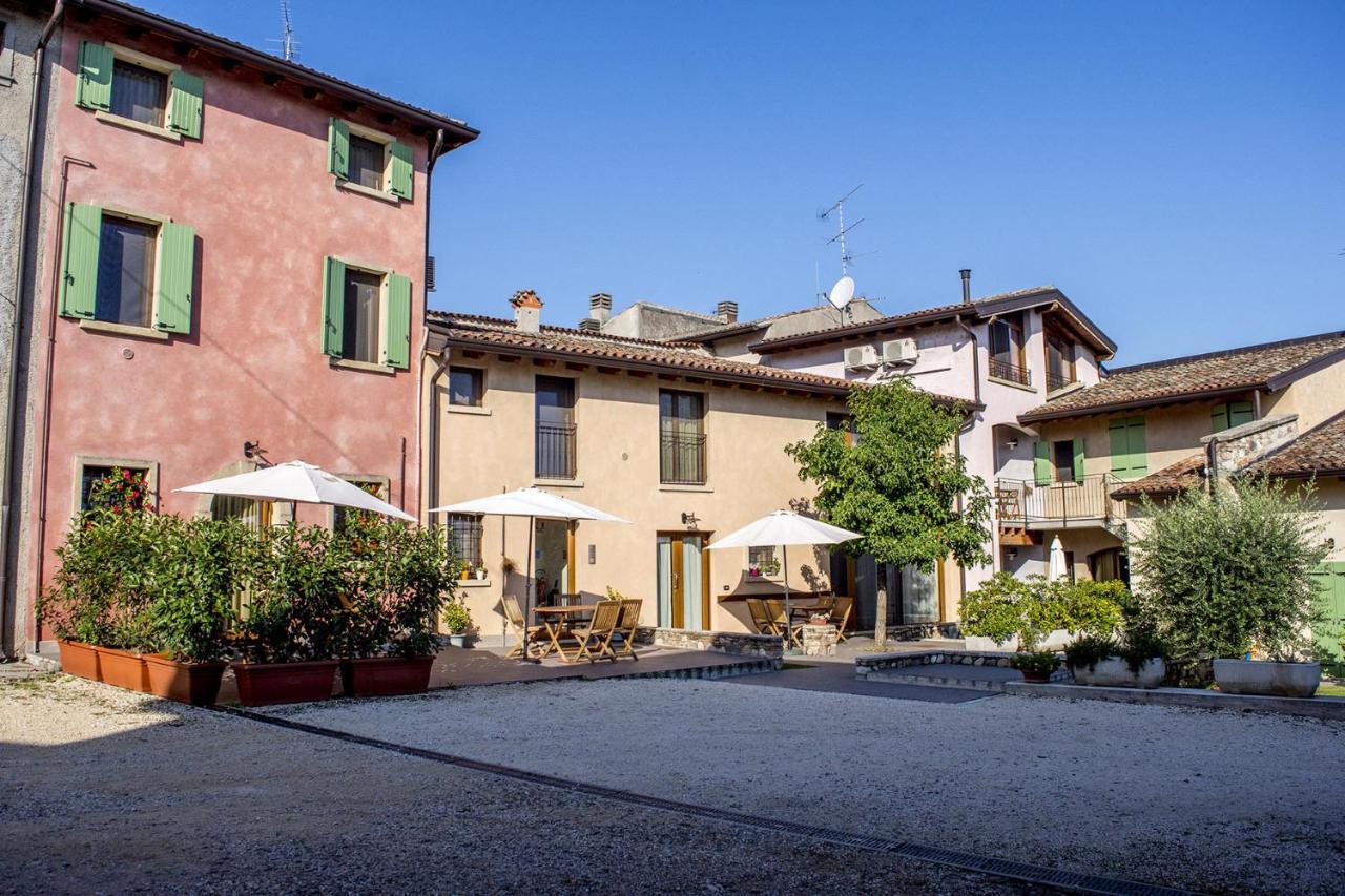 La Casa Del Nonno Aparthotel Monzambano Eksteriør bilde