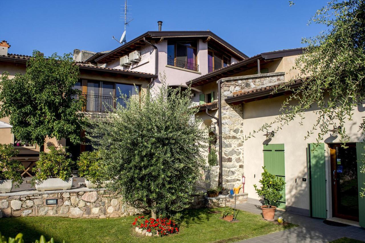 La Casa Del Nonno Aparthotel Monzambano Eksteriør bilde